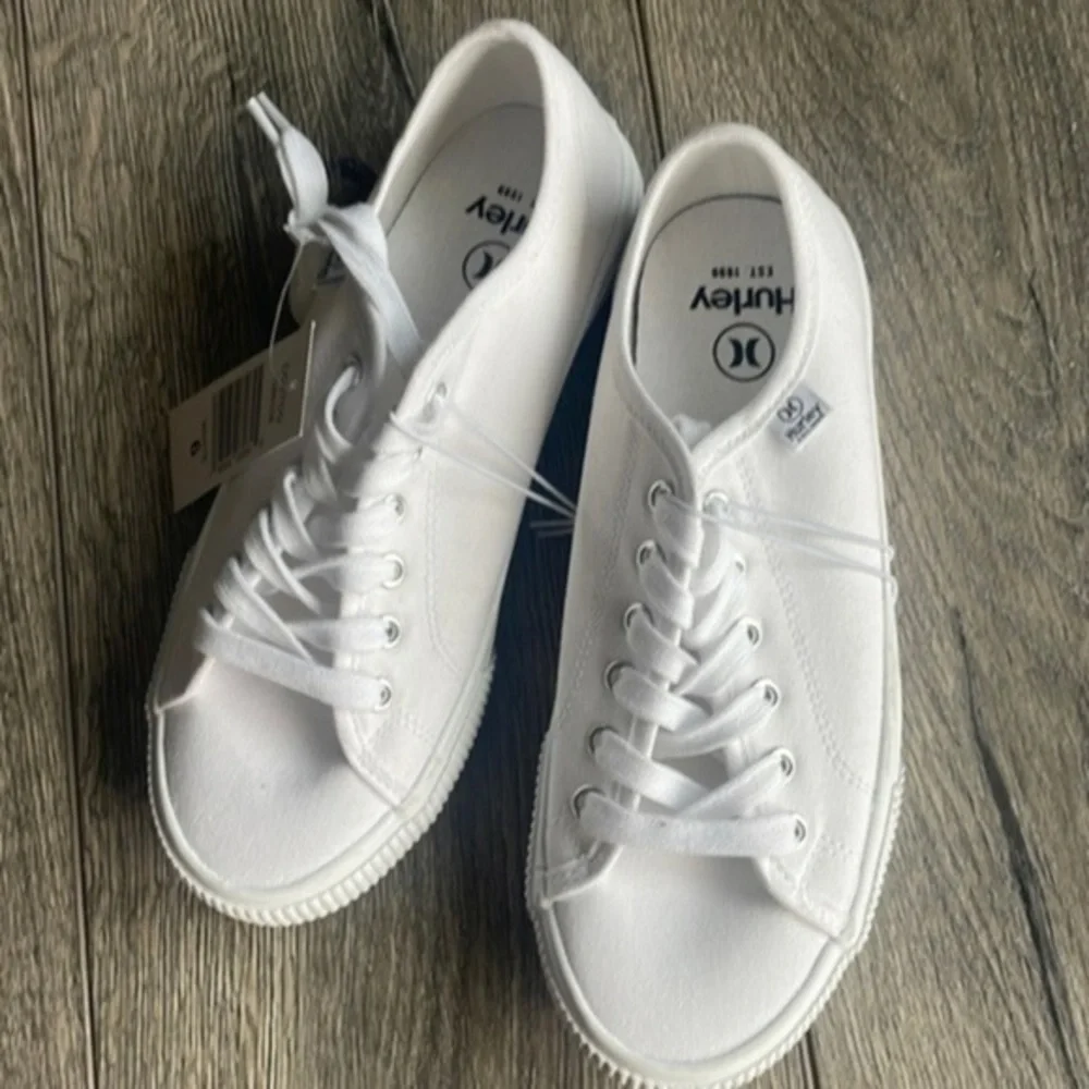 NWT Hurley shoes, white sneakers, size 6 brand new